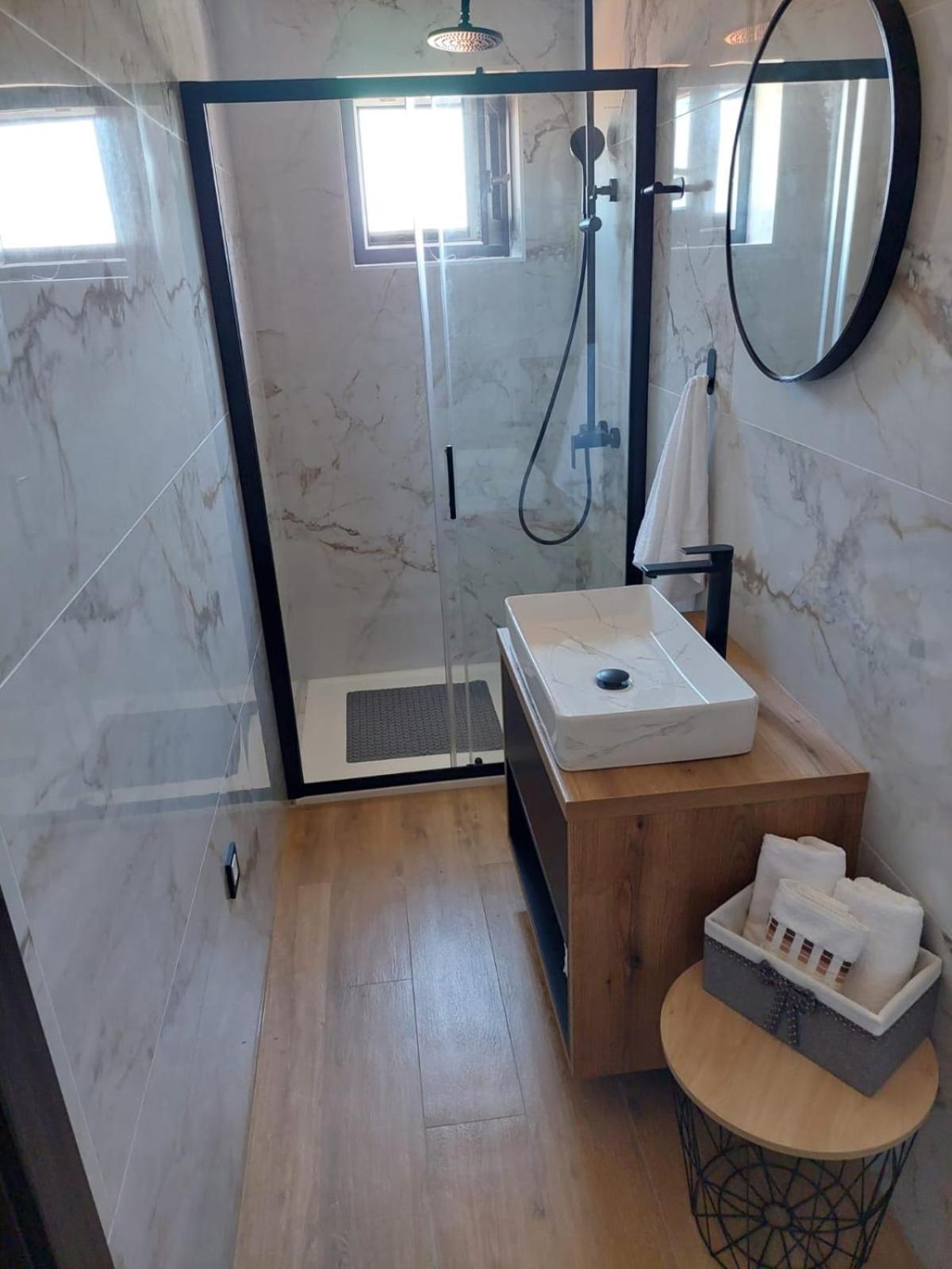 Apartmani Karla Paklenica Starigrad Paklenica Exterior foto